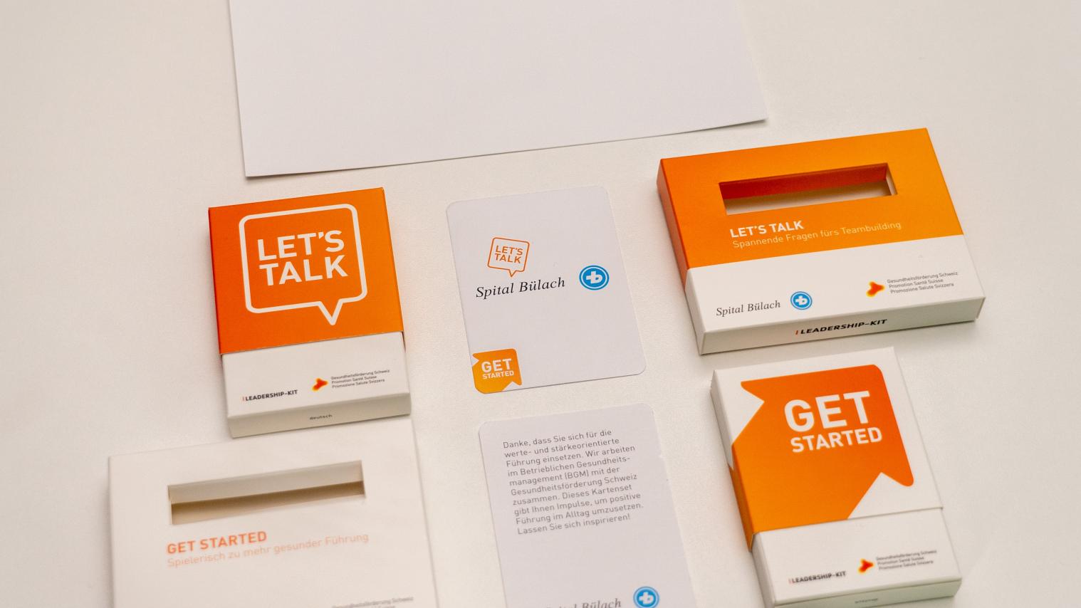 Co-Branding Kartenset "Let's talk" und "Get started" - Auslegeordnung mit Co-Branding-Karten und Welcome-Card